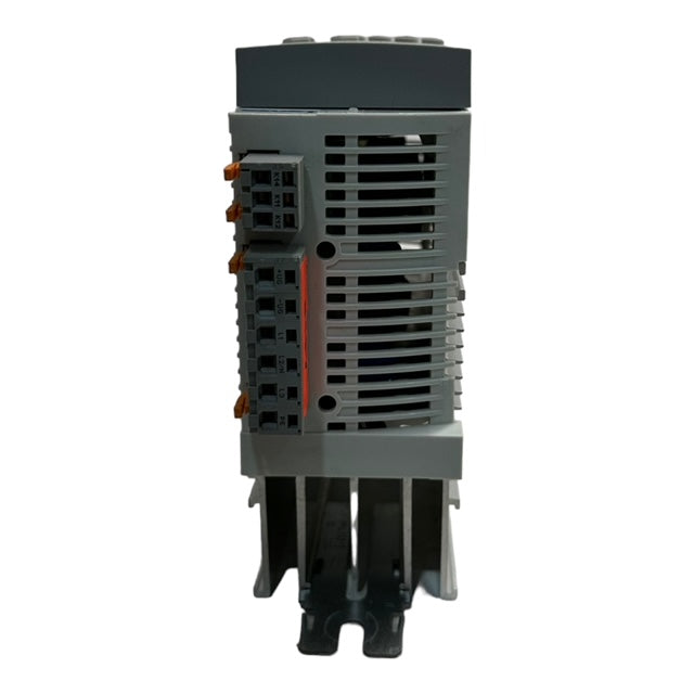 Lenze E82EV751_2C / E82ZBC Frequenzumrichter Inverter 0,75kW / 1HP