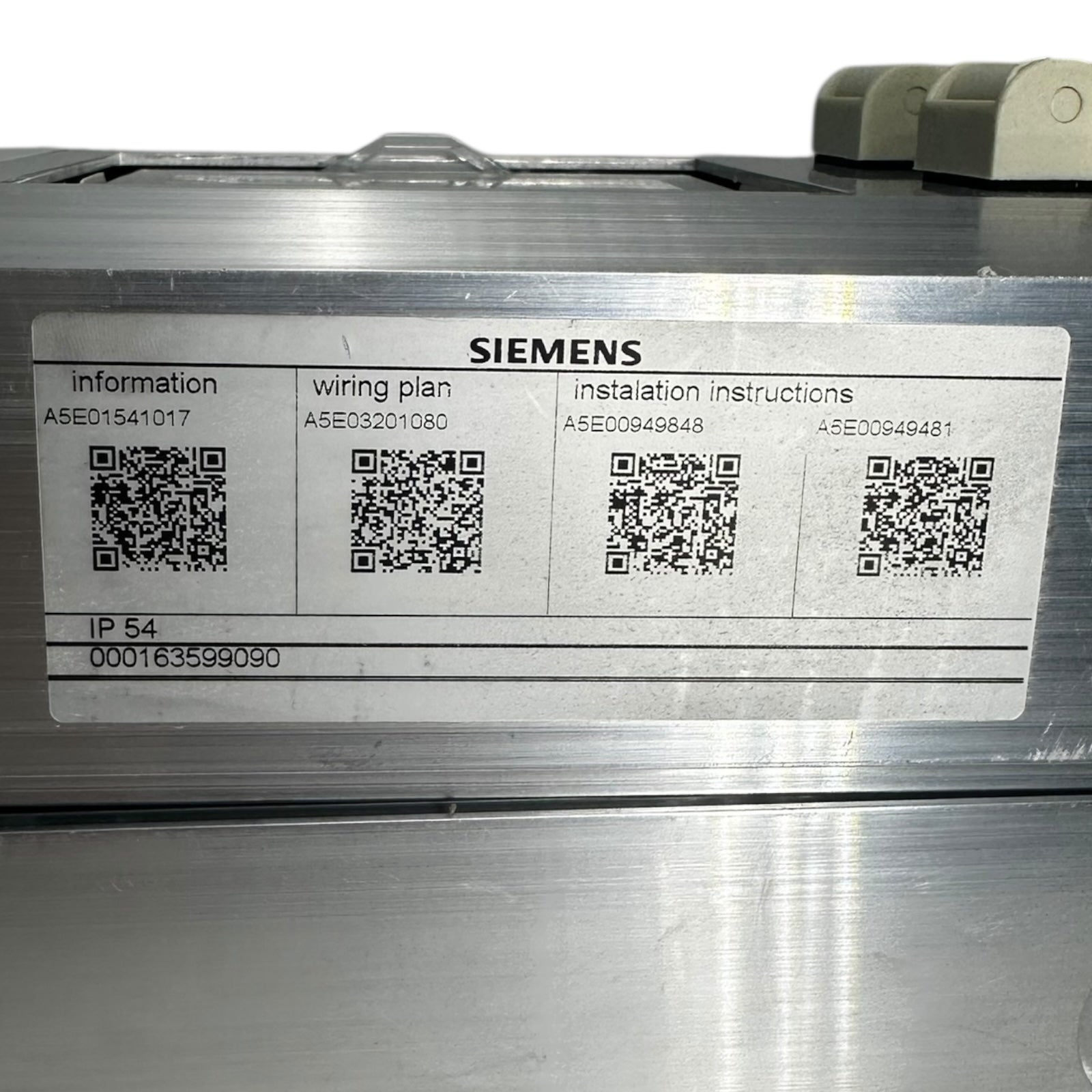 Siemens BD01-AK2M1/2SD163FIA161 Energieverteiler IP54 230V 16A Gehäuse