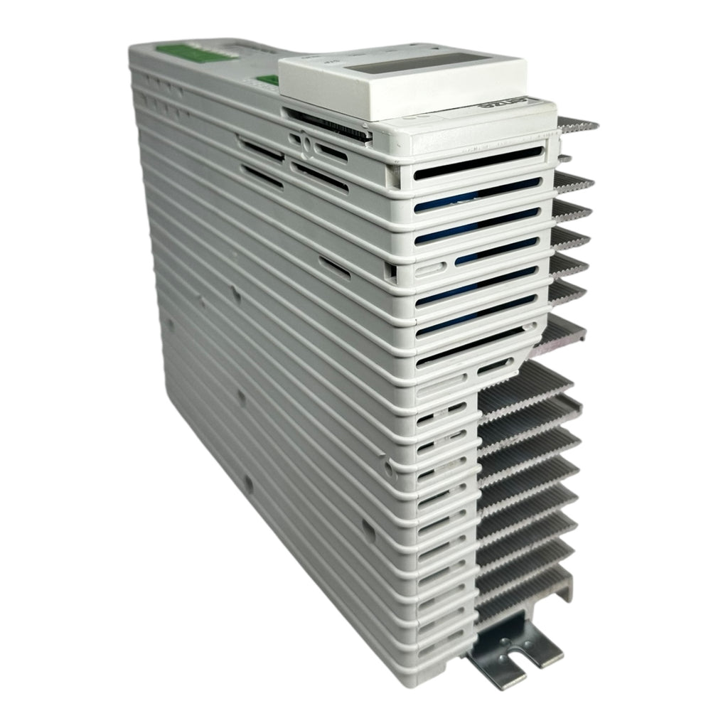 Lenze EVF8203-E Frequenzumrichter 1,5kW 3x230V mit Bedienmodul EMZ8201BB