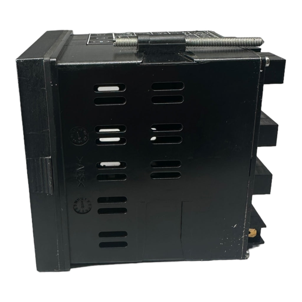 Jumo dTRON 04.1 Temperaturregler 703030/10-001-000-00, 3A, 250VAC