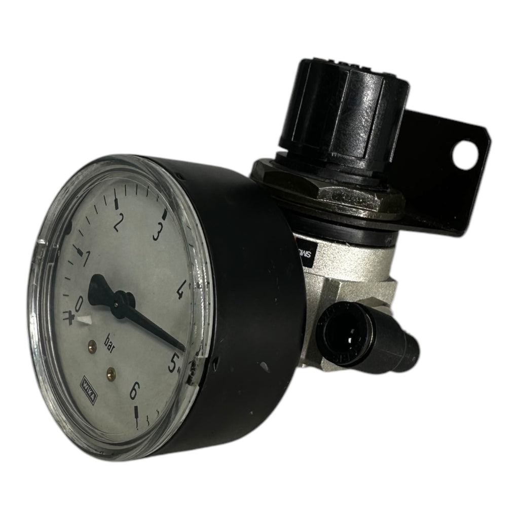 SMC EAR111-F02 Druckregler 0,05 ~ 0,69 MPa + Wika Manometer 0-6bar
